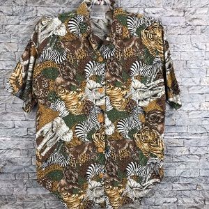 California Collections Wild Animal Print short Sleeve Button Up Shirt Size M